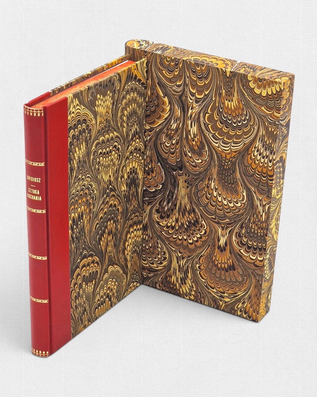 Sztuka kochania Owidiusza (Ars Amatoria) – wydanie kolekcjonerskie Rambler Press, ręczna oprawa introligatorska, marmoryzowane okładki i etui, książka bibliofilska w nakładzie 25 egzemplarzy.