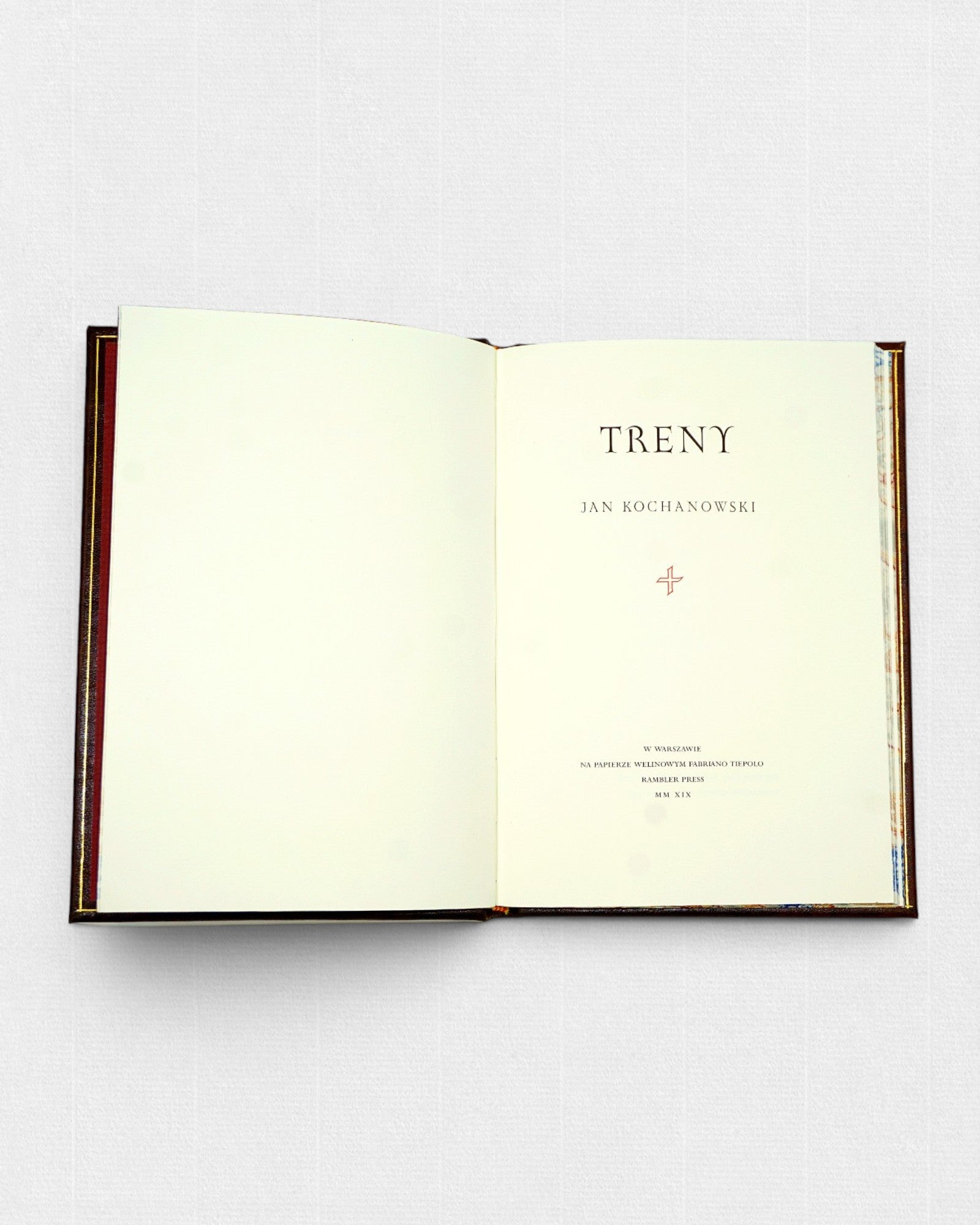 Strona tytułowa książki Treny Jana Kochanowskiego, wydanie kolekcjonerskie Rambler Press, papier Fabriano Tiepolo, klasyczna typografia Monotype Perpetua